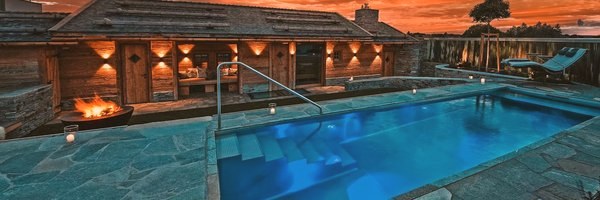 Chalet O — Holz, Kerzen, Kaminfeuer